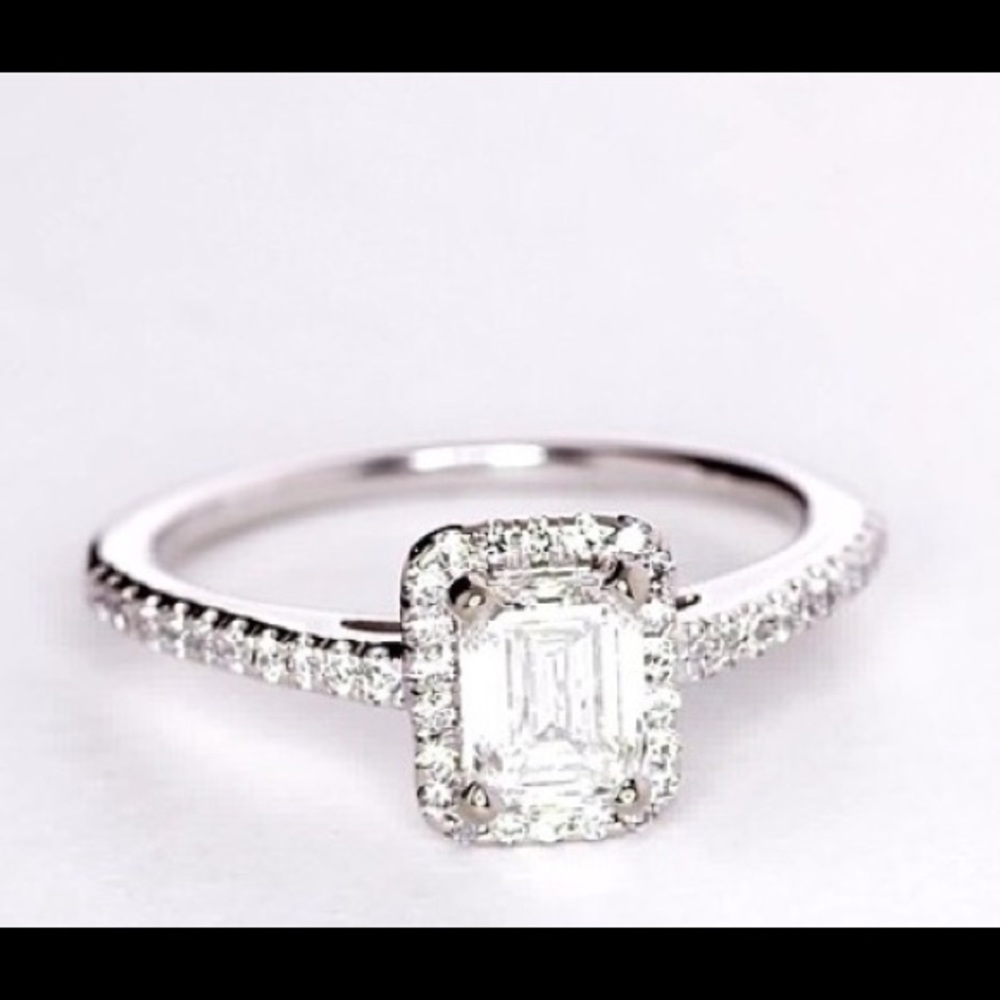✨💎18k White Gold Emerald Cut Halo Bridal Set💎✨